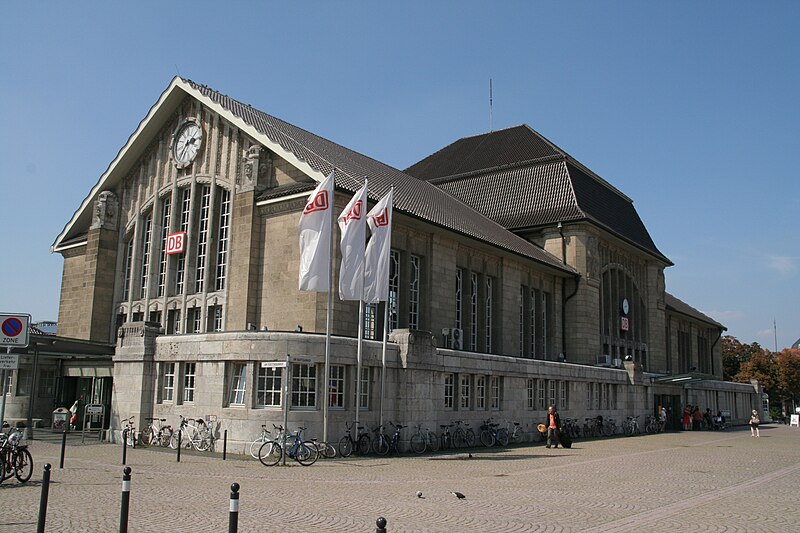 File:Darmstadt Bahnhof.JPG