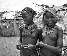 Dassanech Girls, Omerate, Ethiopia - 2015 Dassanech Girls, Omerate, Ethiopia (19237281696).jpg