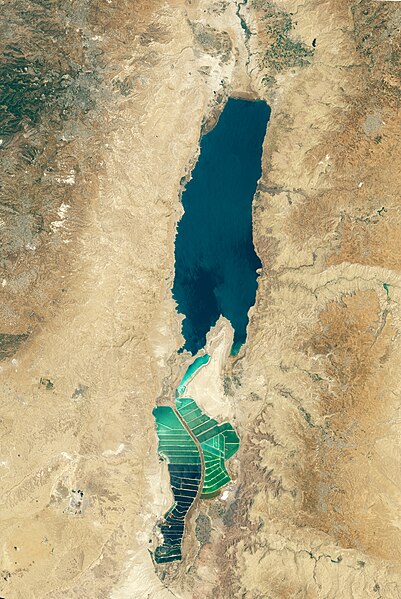 File:Dead-sea satellite 2019-07 Nord-Sud.jpg