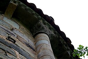 Detalle iglesia Obona.JPG