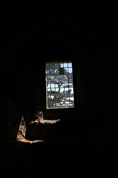 File:Dirleton Castle - interior 5.jpg