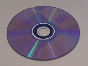 A DiscT@2-engraved disc. The label can be seen coexisting with the data on the data side of the disc. DiscT@2.jpg