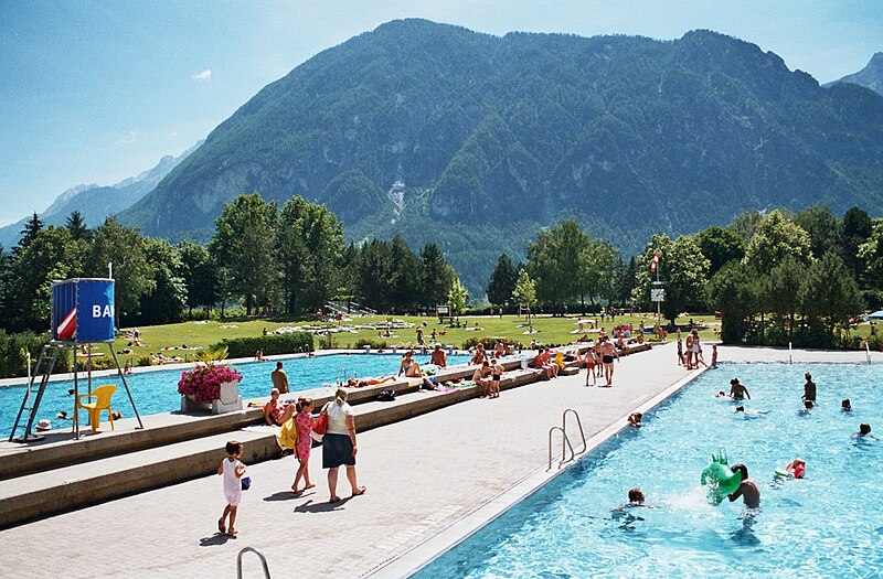 File:Dolomitenbad Lienz 2.jpg