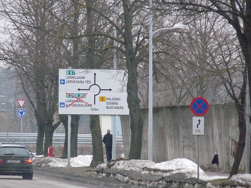 File:EU-EE-Tallinn-Kesklinn-Veerenni-Veerenni road sign.JPG