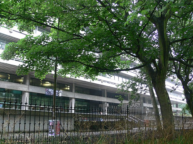 A picture of the Mian Library building