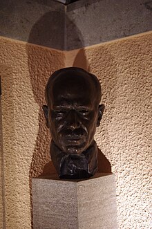 Busto de Edmund Körner en la ekspozicio de la Malnova Sinagogo je Essen