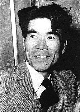 Eiji Yoshikawa auteur de Musashi sous forme de feuilleton (1935-1939).