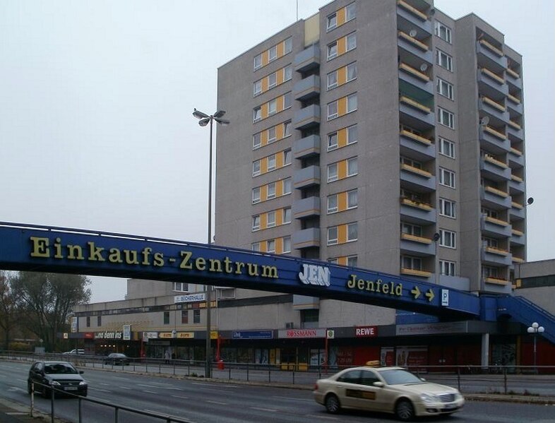 File:Einkaufszentrum JEN in Jenfeld.jpg