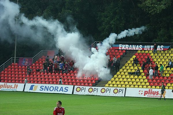 Ekranas fans. Pirmoji Armada