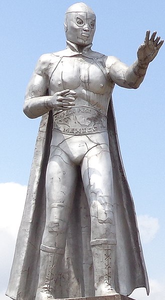 File:El Santo statue.jpg