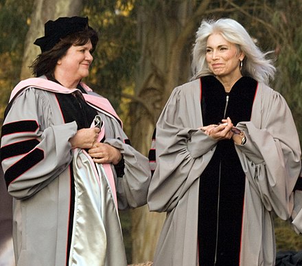 Ronstadt and Emmylou Harris receiving honors from Berklee, 2009