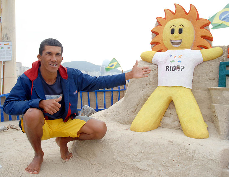 File:Escultura areia mascote Jogos Panamericanos 2007.jpg