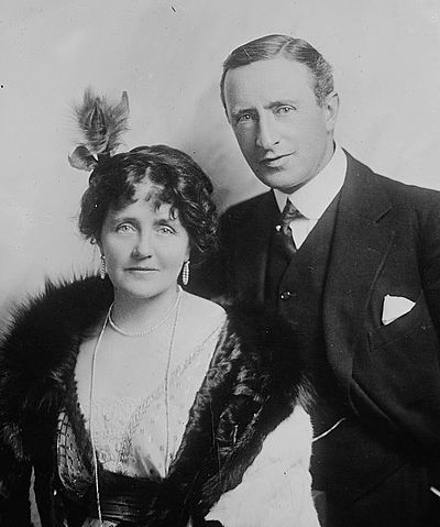 Eva Moore & Henry Vernon Esmond.jpg