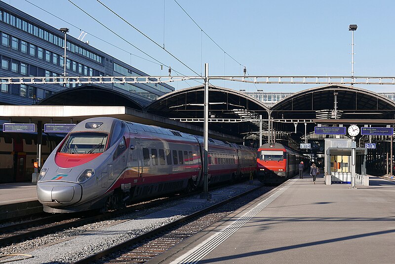 File:FS ETR 610 012 Luzern 101216 EC310 2.jpg