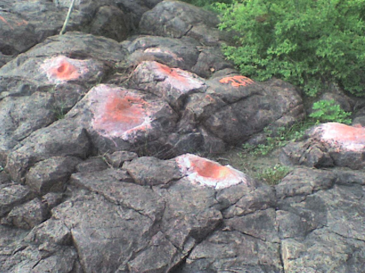 File:Foot Prints of Lord Hanuman in 'Anadi Kalpeshwar Mahadev'.JPG ...