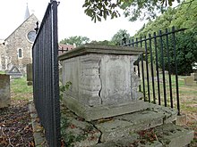 Frindsbury - The Molding tomb.jpg