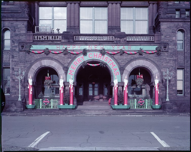 File:Front entrance to Queen's Park decorated for Christmas (I0005612).tif