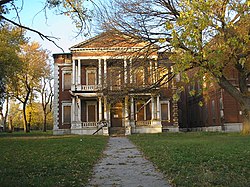 Front of the Clemens Mansion.JPG