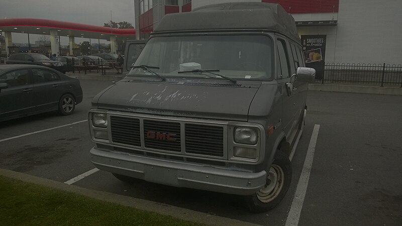 File:GMC Vandura Camper Near Gibeau Orange Julep.jpg