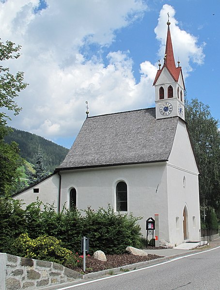 File:Gasteig, kapel foto3 2012-08-11 13.023.jpg