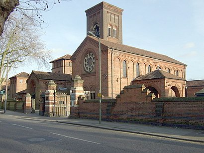 How to get to Golders Green Crematorium with public transport- About the place