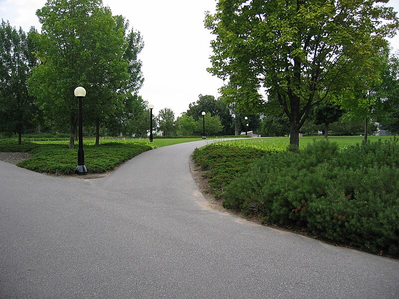 File:Governor General Grounds (8924872240).jpg