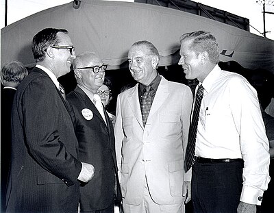 Gus Mutscher, Preston Smith, Lyndon Johnson și Ben Barnes.jpg