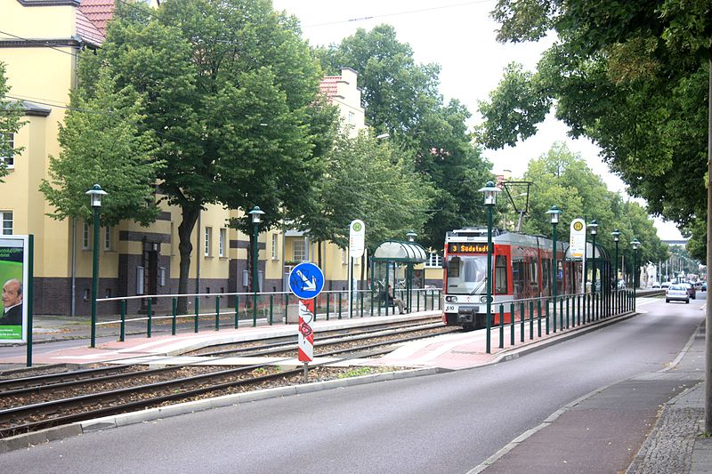 File:Halle (Saale), Damaschkestraße.jpg