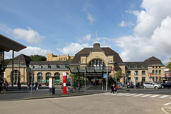 Station building and station forecourt