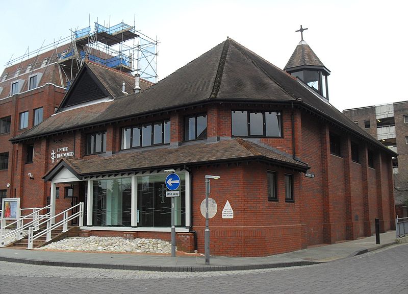 File:Horsham United Reformed Church, Springfield Road, Horsham.JPG