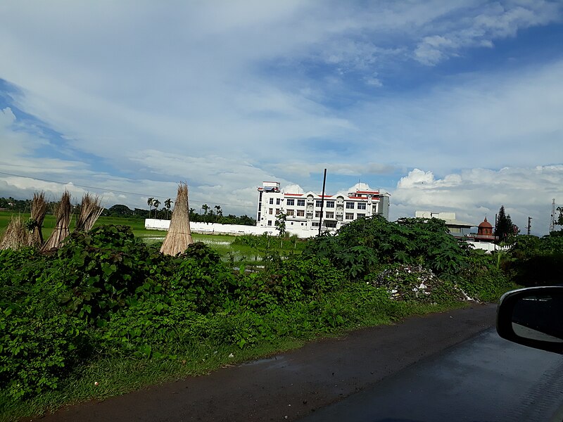 File:Hotel Haveli in Krishnanagar, Nadia 08.jpg