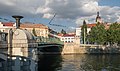 Hradec Králové, el puente de Pražský sobre el Elba con la Bílá věž (la torre Blanca) y la torre de la catedral (katedrální kostel svatého Ducha)