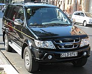 ISUZU Hi-Lander (cropped).JPG