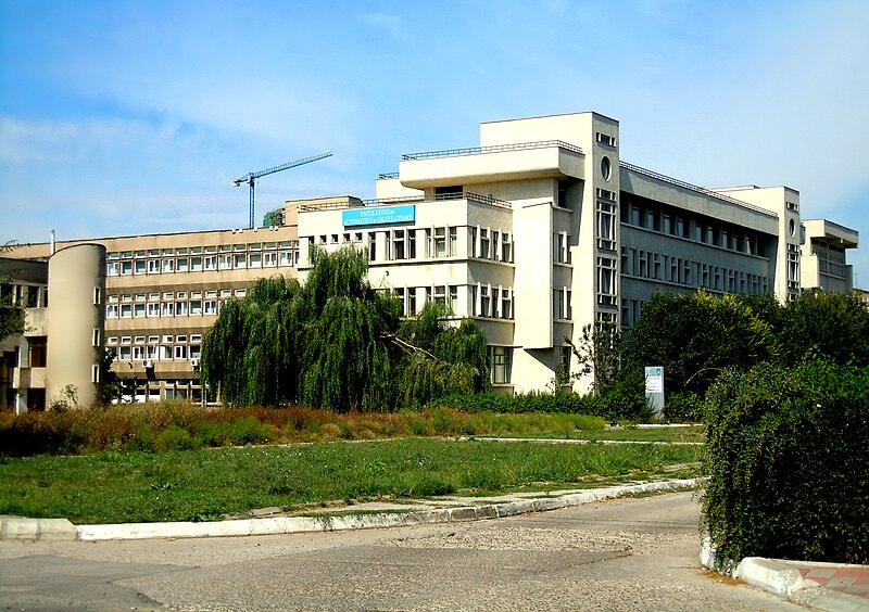 File:Iaşi , Faculty of Automatic and Computers 2.jpg