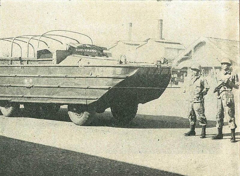 File:Indonesian Navy commandos with amphibious vehicle, Jalesveva Jayamahe, p128.jpg