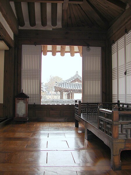 File:Inside a Hanok.JPG