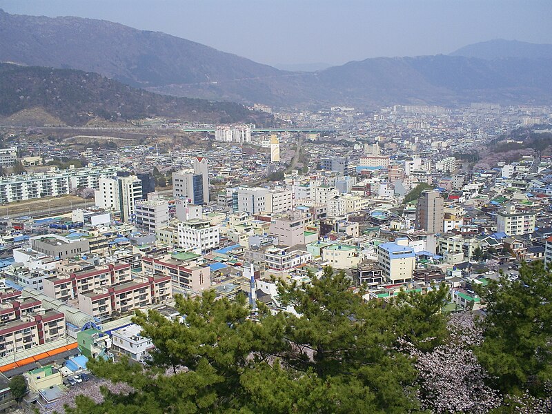 File:Jinhae City 20090405.JPG
