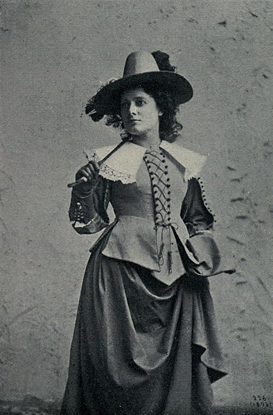 File:Julia Marlowe in 1893.jpg