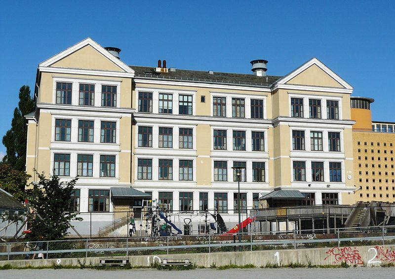 File:Kampen school - Oslo 1.jpg