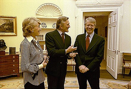 Kirk Douglas, son épouse Anne Buydens et le président américain Jimmy Carter le 16 mars 1978.