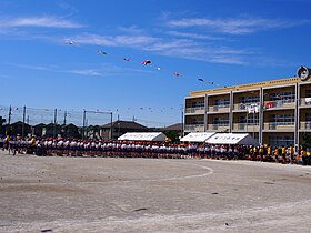 越谷市立城ノ上小学校の外観