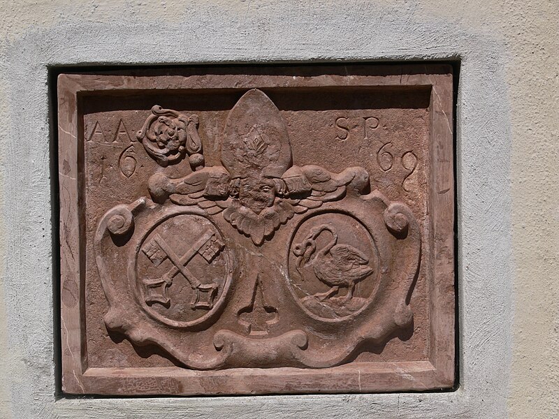 File:Kreuzkapelle (Petersfriedhof Salzburg) the annex, SE wall - Monument 02.jpg