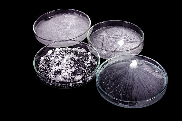 Crystallization of sodium acetate