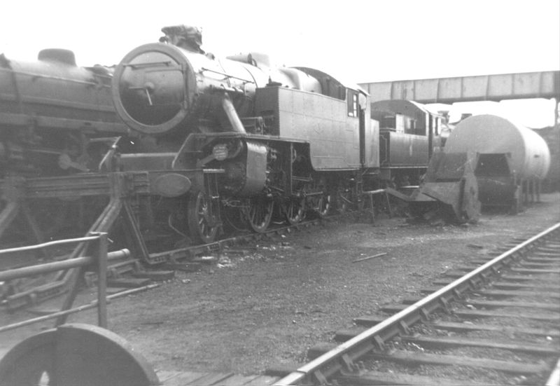 File:LMS Fairburn 4MT 2-6-4T & LMS Ivatt 2MT 2-6-0 46441 Carnforth 08.1968 (9862898255).jpg