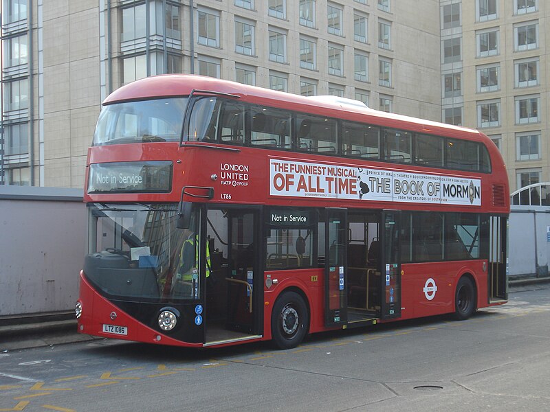 File:London United bus LT86 (LTZ 1086), route 9, 26 October 2013 (1).jpg