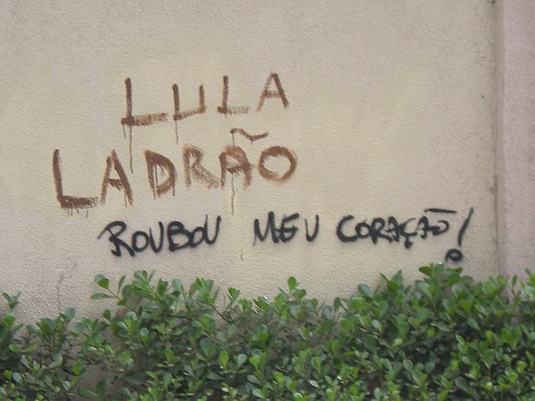 Graffiti in Rio de Janeiro which says, "Thief Lula (in brown), stole my heart! (in black)." This graffiti was likely originally from a Bolsonaro suppo