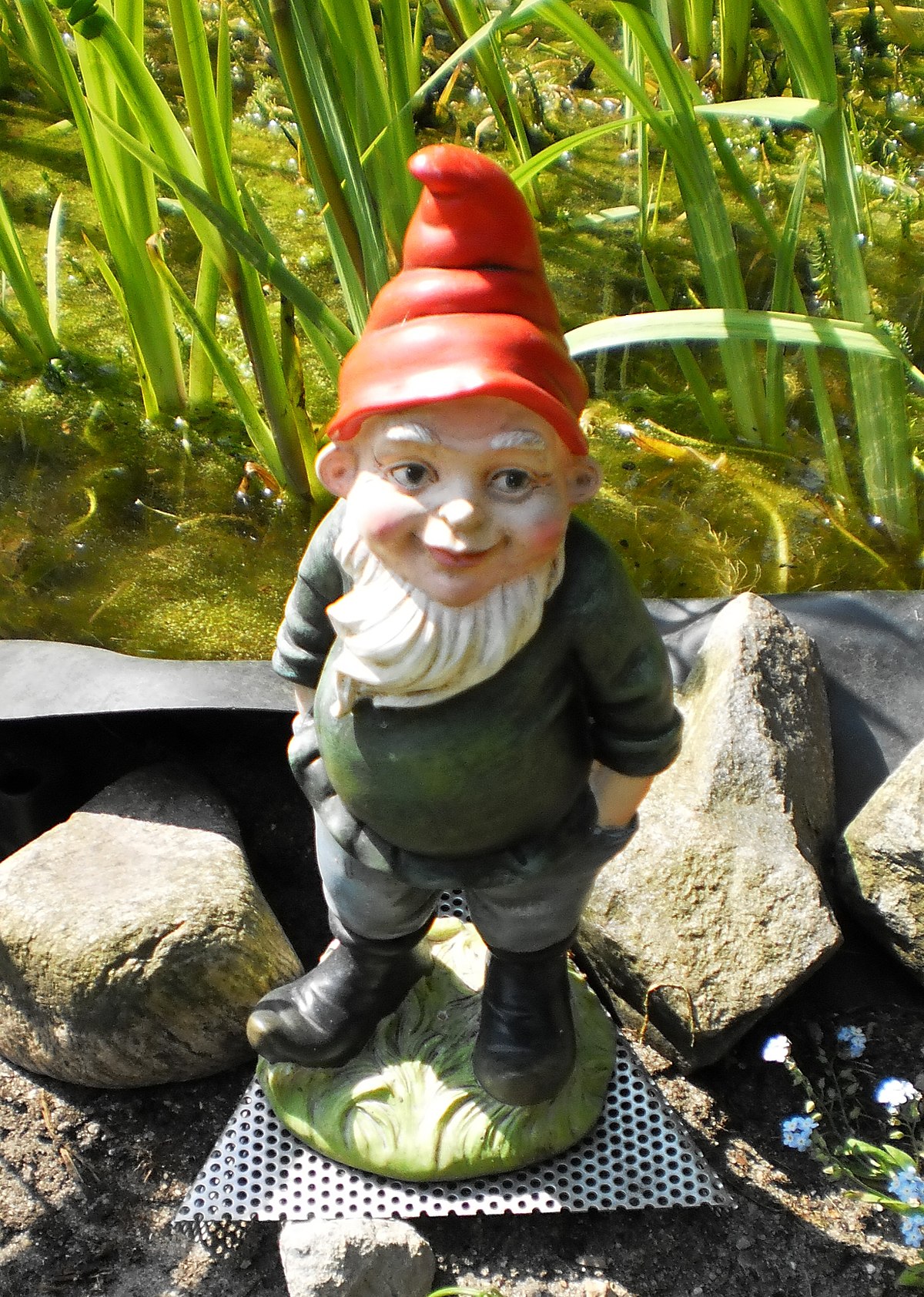 Garden gnome - Wikipedia