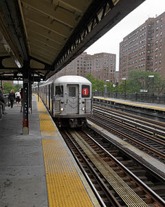 Marble Hill - metrou 225th Street august 2012.jpg