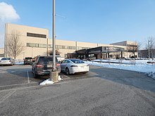 Больница Mercy Health St. Charles, главный вход, февраль 2021.jpg