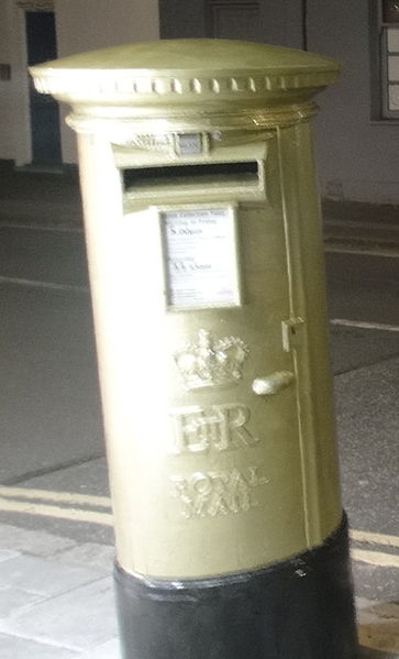 File:Mo Farah's gold postbox in Teddington, London (2).jpg